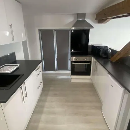 Logisdeshalles Appartement *